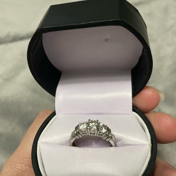 Wedding set 14/K/1 1/2 ctw - Picture 7 of 11